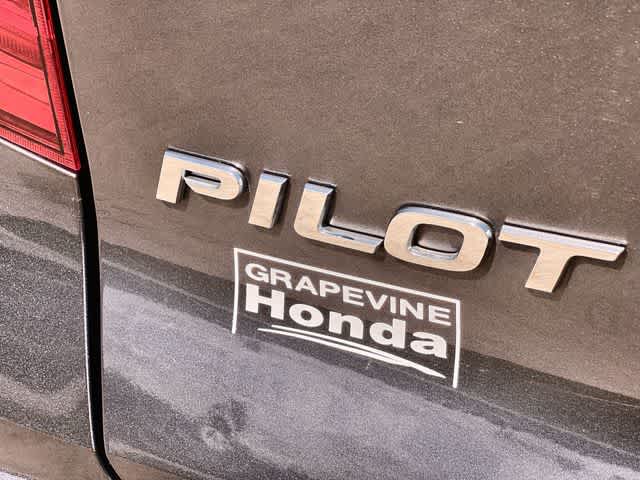 Thumbnail: 2017 Honda Pilot - 8