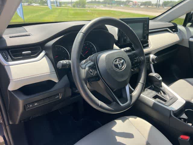 Thumbnail: 2021 Toyota RAV4 - 15