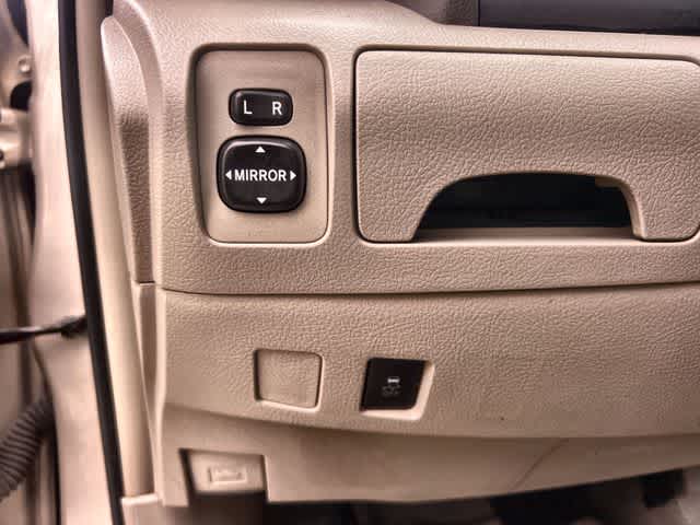 Thumbnail: 2011 Toyota Camry - 27