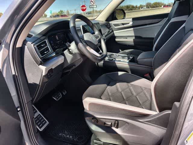 Thumbnail: 2024 Volkswagen Atlas - 3