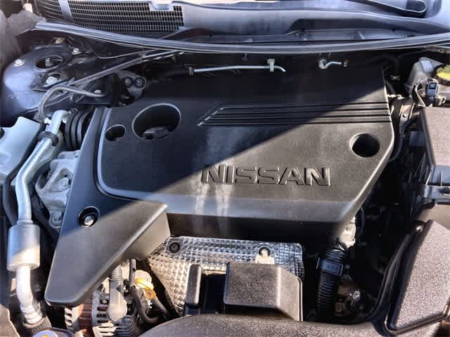 Thumbnail: 2017 Nissan Altima - 10