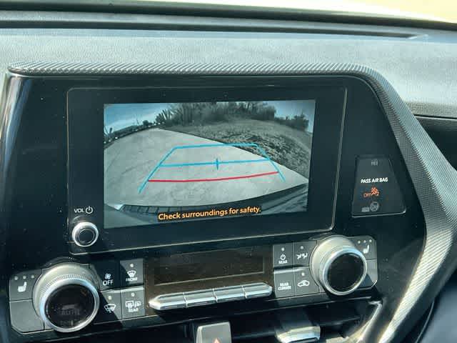 Thumbnail: 2023 Toyota Highlander - 26