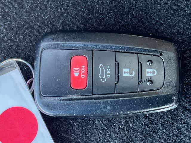 Thumbnail: 2019 Toyota RAV4 - 21