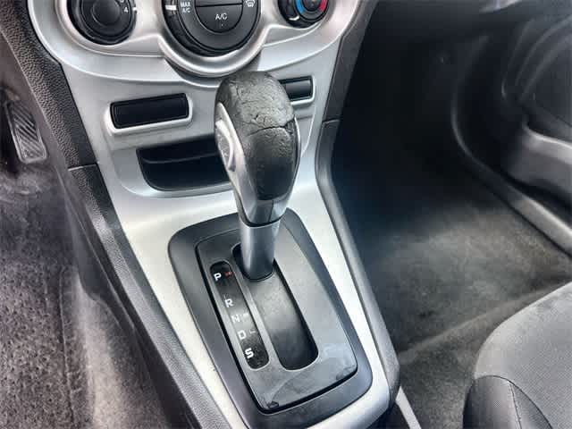 Thumbnail: 2014 Ford Fiesta - 16
