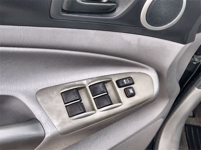 Thumbnail: 2010 Toyota Tacoma - 29