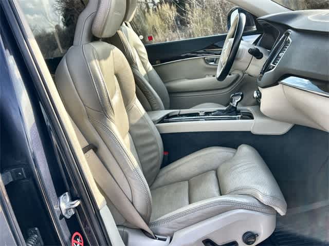 Thumbnail: 2017 Volvo XC90 - 12