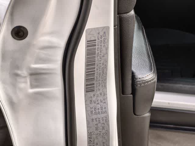 Thumbnail: 2017 Jeep Cherokee - 22