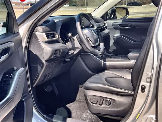 Thumbnail: 2020 Toyota Highlander - 3