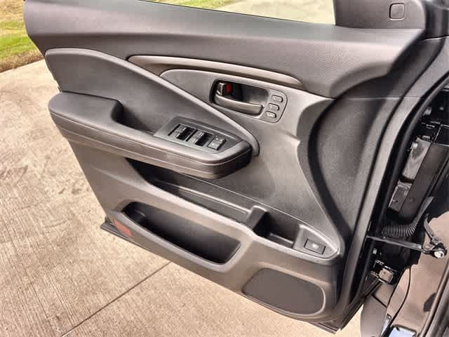 Thumbnail: 2025 Honda Ridgeline - 30