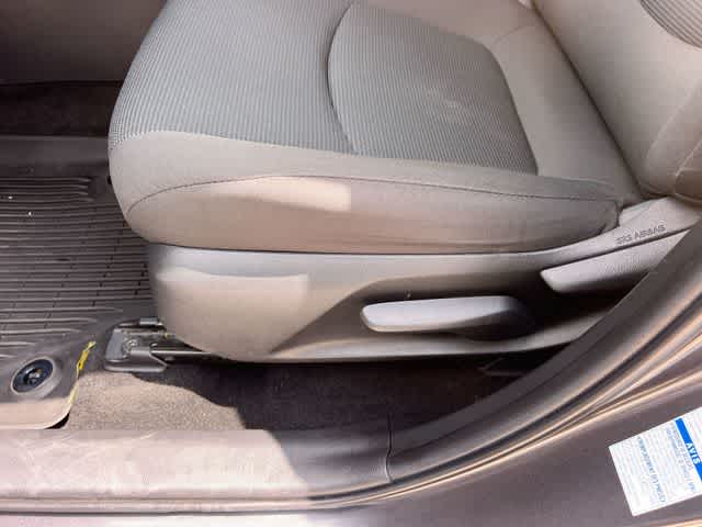 Thumbnail: 2021 Toyota RAV4 - 31