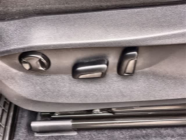 Thumbnail: 2022 Volkswagen Tiguan - 31