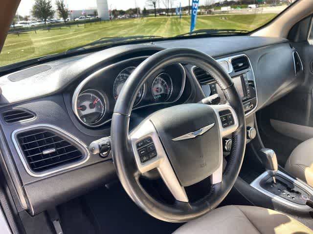 Thumbnail: 2012 Chrysler 200 - 15