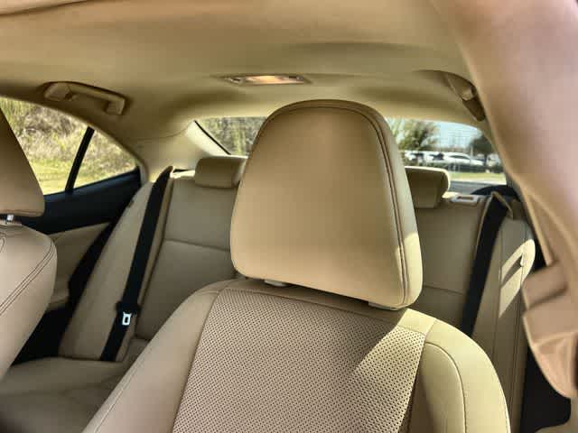 Thumbnail: 2015 Lexus IS - 25