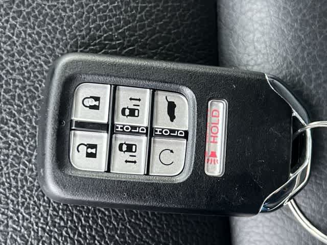 Thumbnail: 2023 Honda Odyssey - 21