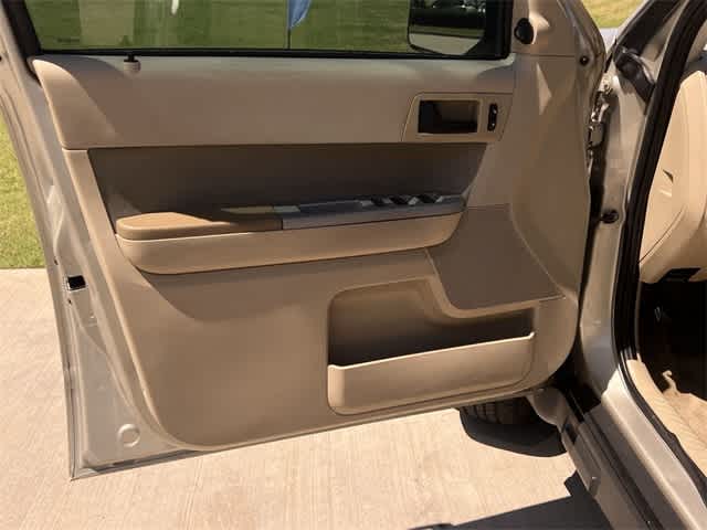 Thumbnail: 2012 Ford Escape - 28