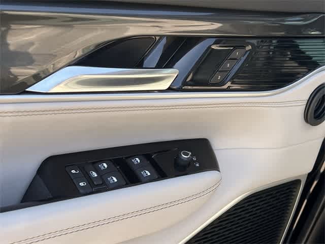 Thumbnail: 2022 Jeep Wagoneer - 30