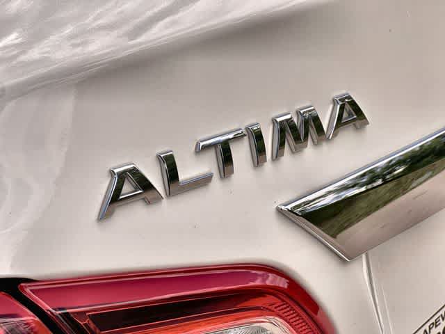 Thumbnail: 2016 Nissan Altima - 8