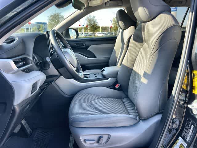 Thumbnail: 2024 Toyota Highlander - 11