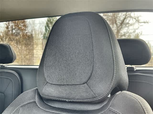 Thumbnail: 2015 GMC Canyon - 25