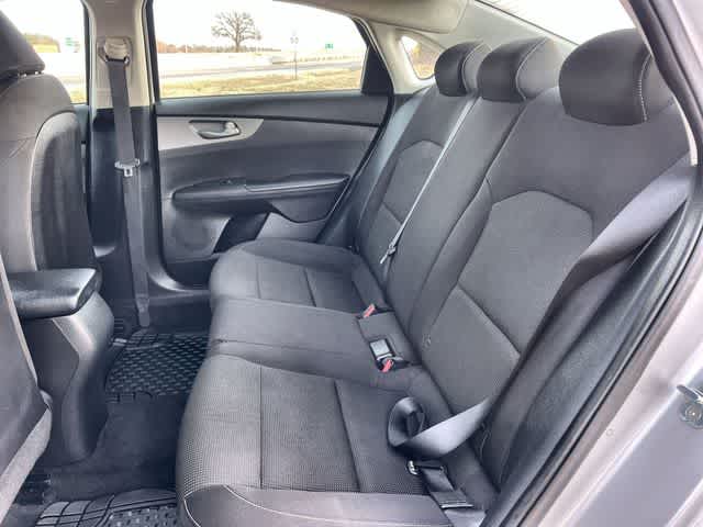 Thumbnail: 2021 Kia Forte - 14