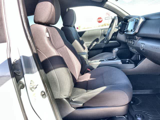 Thumbnail: 2019 Toyota Tacoma - 12