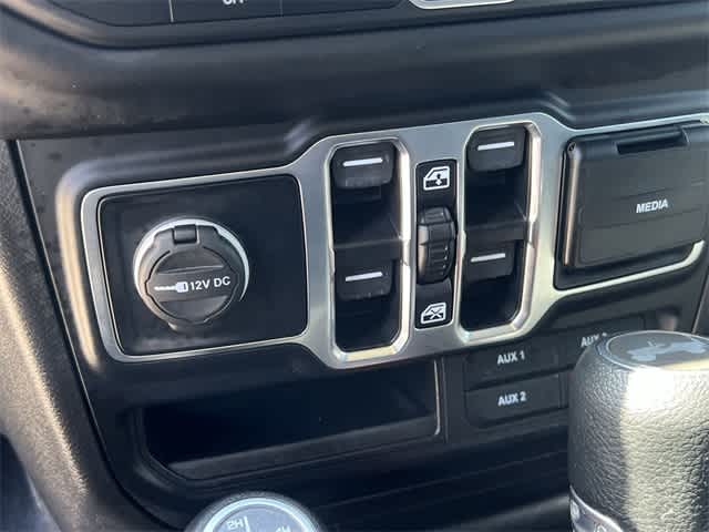 Thumbnail: 2021 Jeep Wrangler - 29