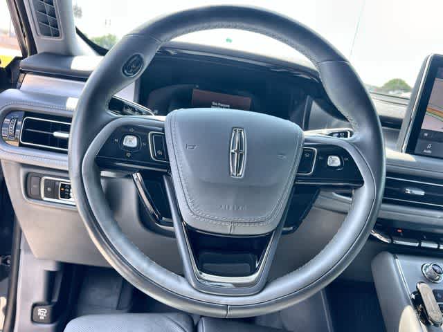 Thumbnail: 2020 Lincoln Aviator - 16