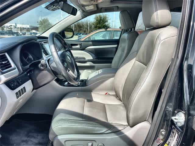 Thumbnail: 2017 Toyota Highlander - 11