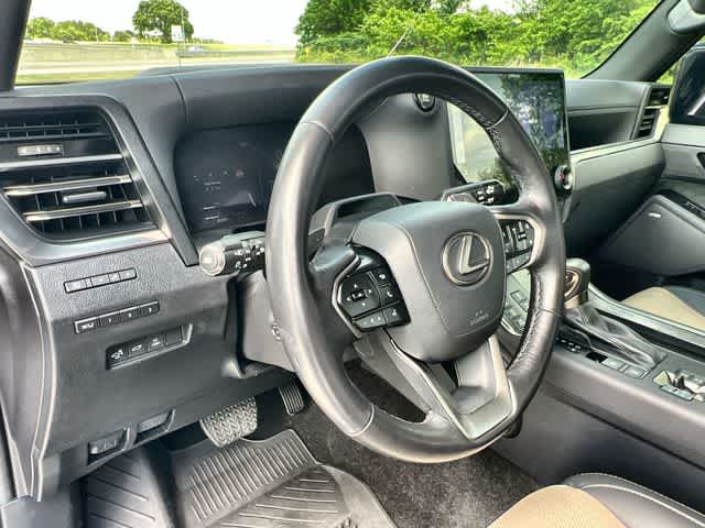 Thumbnail: 2024 Lexus GX - 15