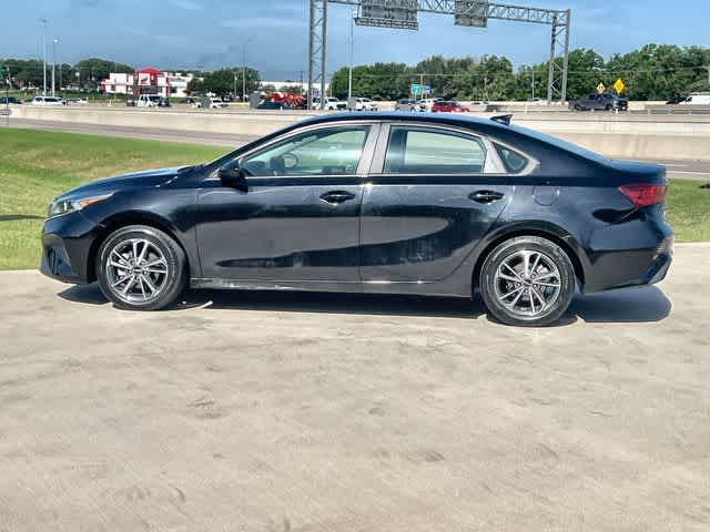 Thumbnail: 2023 Kia Forte - 4