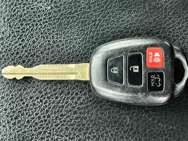 Thumbnail: 2015 Toyota Highlander - 21