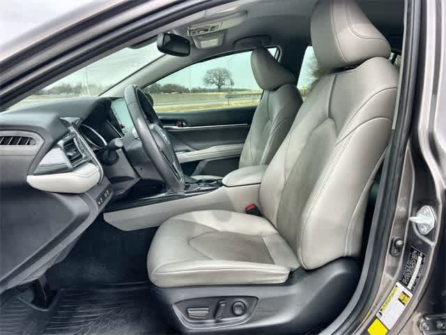 Thumbnail: 2022 Toyota Camry - 12