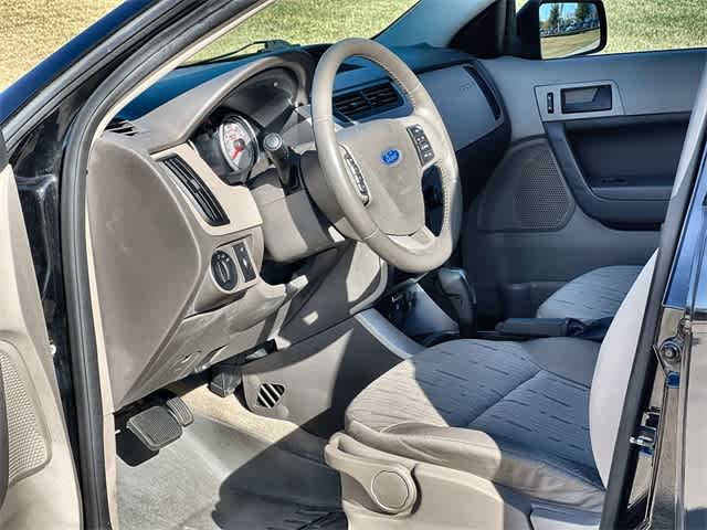 Thumbnail: 2009 Ford Focus - 3