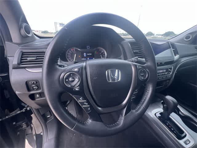 Thumbnail: 2017 Honda Pilot - 18