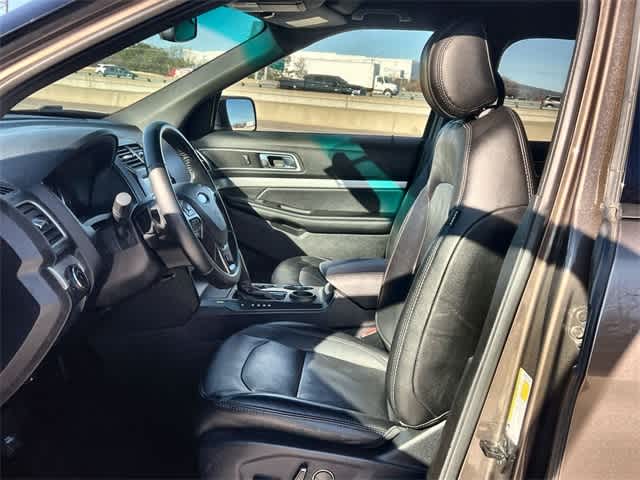 Thumbnail: 2016 Ford Explorer - 11