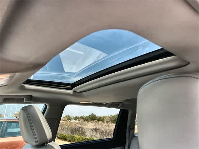 Thumbnail: 2017 Toyota Highlander - 32