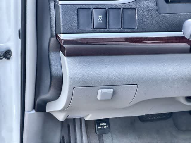 Thumbnail: 2012 Toyota Camry - 29