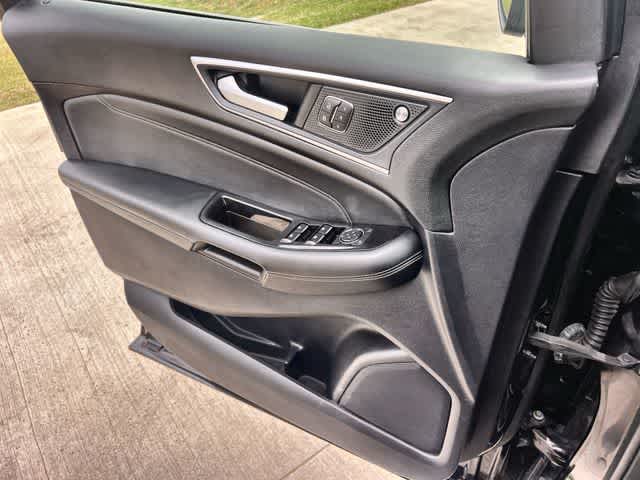 Thumbnail: 2019 Ford Edge - 30