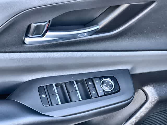 Thumbnail: 2024 Toyota Prius - 30