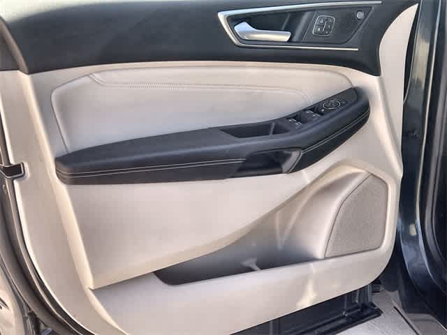 Thumbnail: 2022 Ford Edge - 30