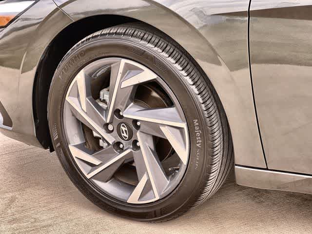 Thumbnail: 2025 Hyundai Elantra - 9