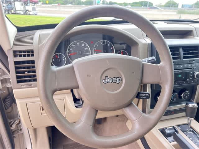 Thumbnail: 2008 Jeep Liberty - 17
