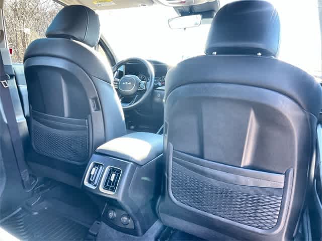 Thumbnail: 2023 Kia Sorento - 13