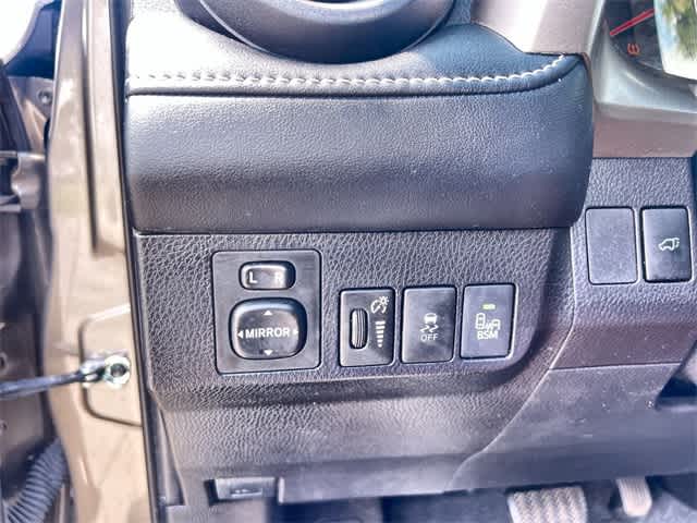 Thumbnail: 2014 Toyota RAV4 - 29