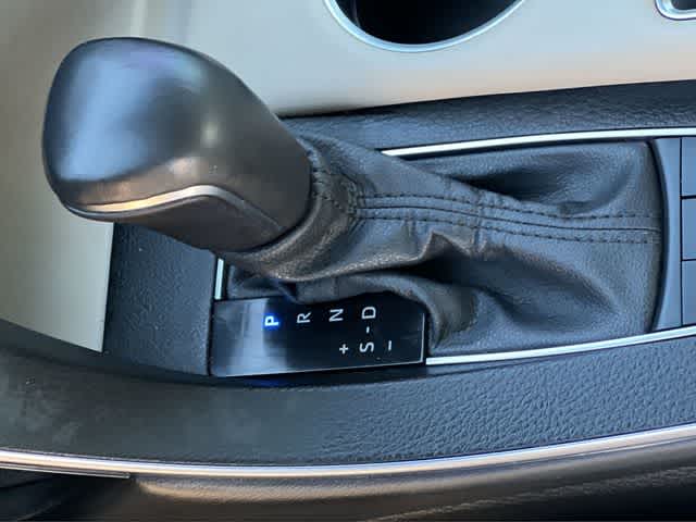 Thumbnail: 2022 Toyota Avalon - 16