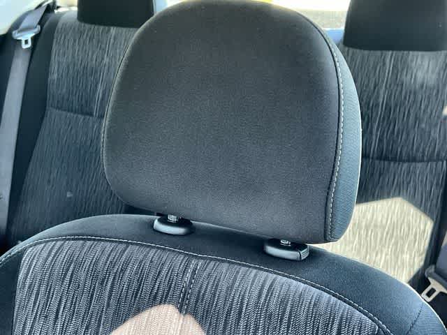 Thumbnail: 2015 Nissan Sentra - 25