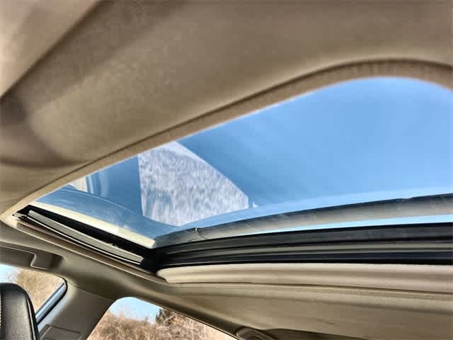 Thumbnail: 2013 Toyota RAV4 - 32