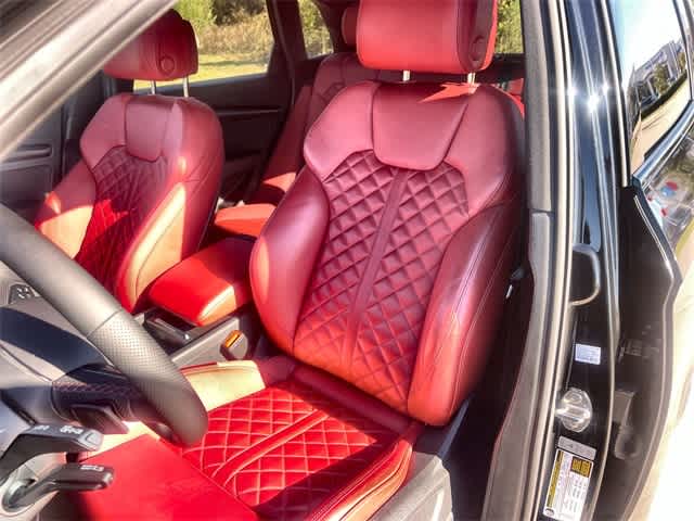 Thumbnail: 2024 Audi SQ5 - 11