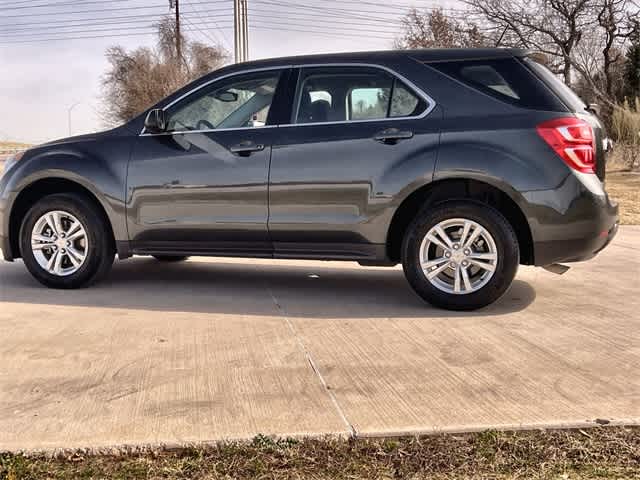 Thumbnail: 2017 Chevrolet Equinox - 4