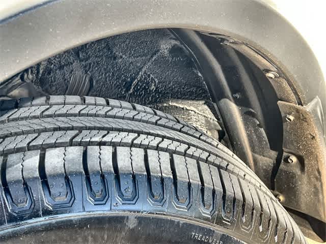 Thumbnail: 2013 Toyota RAV4 - 23